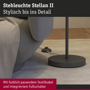 Stehleuchte Stellan II mit schwarzem Metallfuß und farblich passendem Textilkabel mit Fußschalter