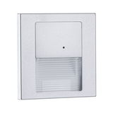 Vierkante LED-wandinbouwlamp van zilverkleurig aluminium met diffuser voor indirect licht