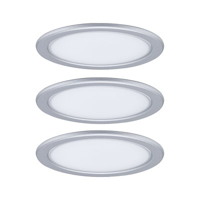 Drei runde LED-Einbauleuchten mit silbernem Aluminiumrahmen und weißem Diffusor für moderne Raumbeleuchtung
