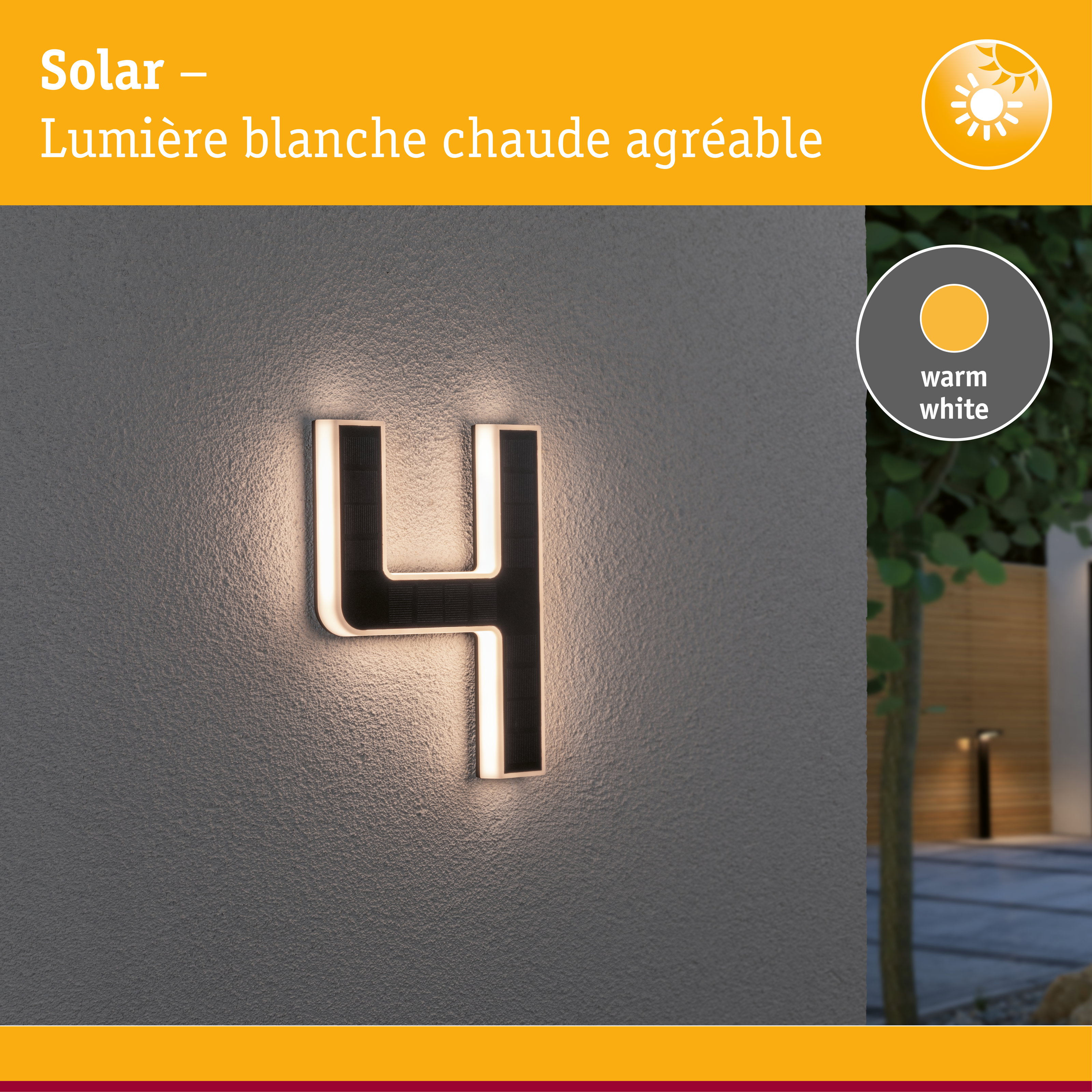 Numéro de maison 4 solaire avec lumière blanche chaude sur mur gris pour éclairage extérieur