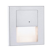 Quadratischer LED-Wandaufbauleuchte in Aluminium silber mit Diffusor für Innenbeleuchtung