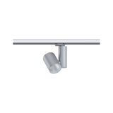 Moderner silberner LED-Strahler aus Metall an Schienensystem für flexible Beleuchtung