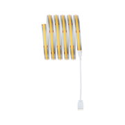 Flexibler LED-Streifen mit warmweißem Licht und weißem Anschlusskabel für vielseitige Beleuchtung.