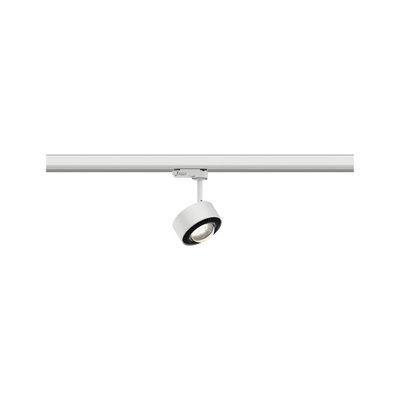 Weißer LED-Spot aus Metall an Schienensystem für flexible Beleuchtung im Innenbereich