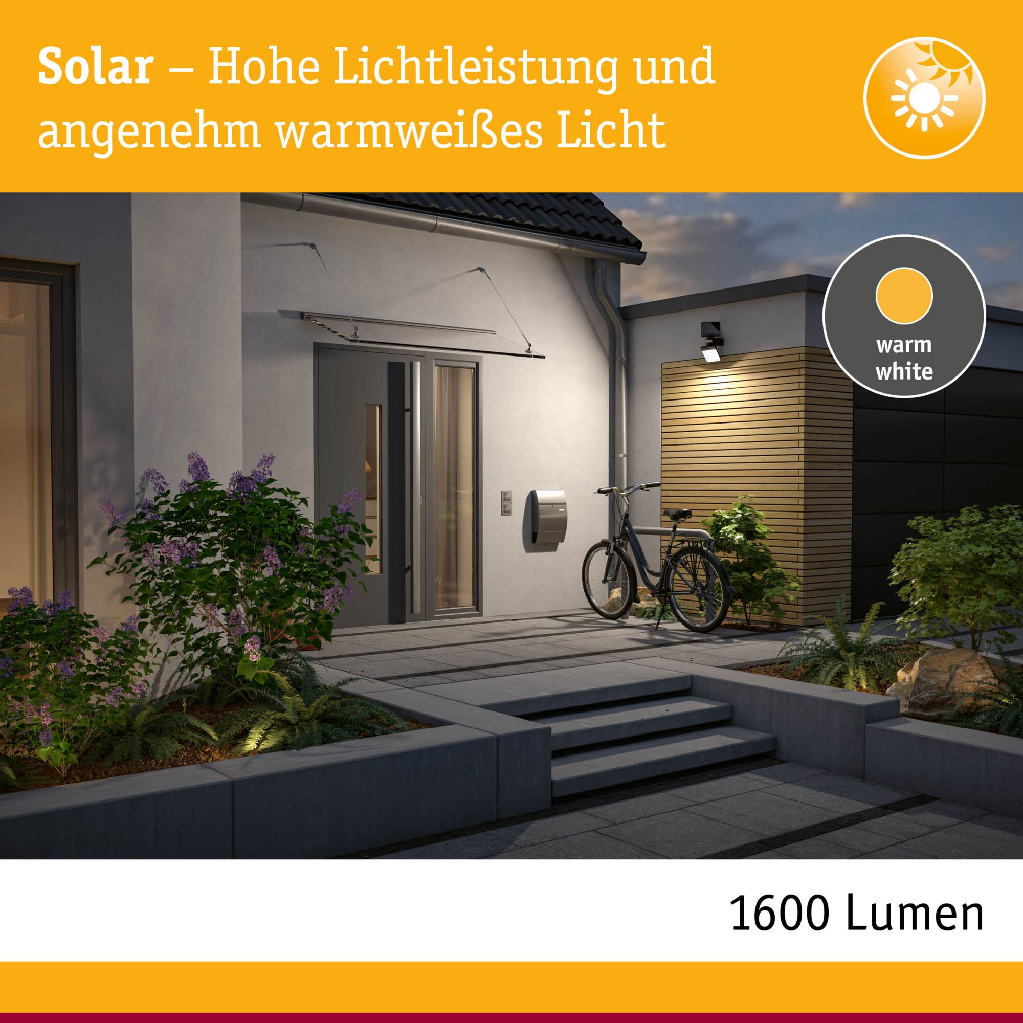 Solar Außenleuchte mit warmweißem Licht an moderner Hausfassade beleuchtet Eingangsbereich mit 1600 Lumen