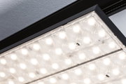 Schwarze LED-Deckenleuchte mit klarem Kunststoffdiffusor und intensiver Lichtverteilung für Innenräume