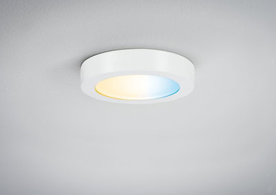 Rund hvid loftslampe med varmt og koldt hvidt lys til moderne rumstemning