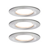 Trois spots encastrés LED ronds en aluminium brossé avec lumière blanc chaud pour intérieur.