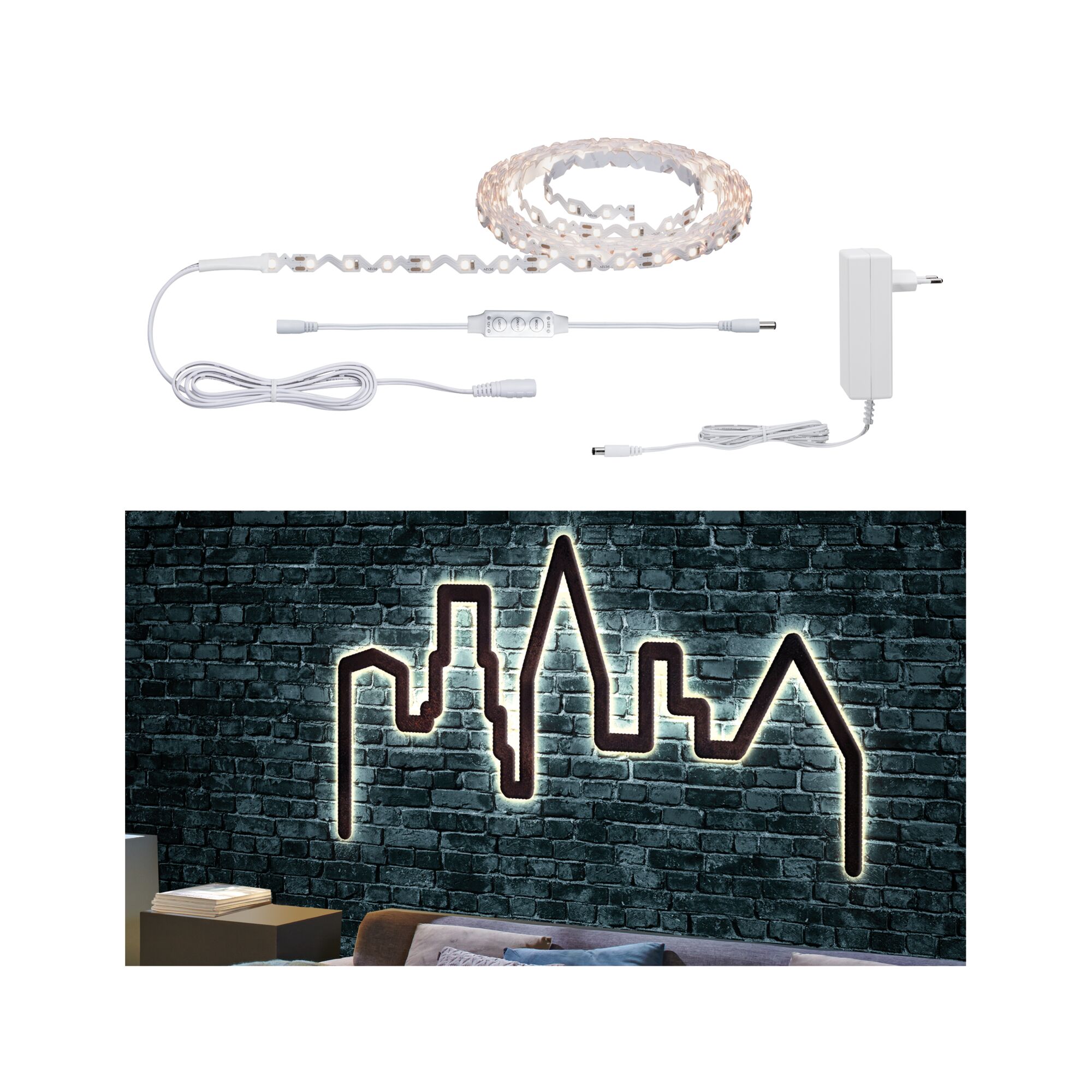 Weißes LED-Lichtband mit Steuerung und Netzteil, beleuchtet Skyline-Wanddeko in modernem Wohnzimmer.