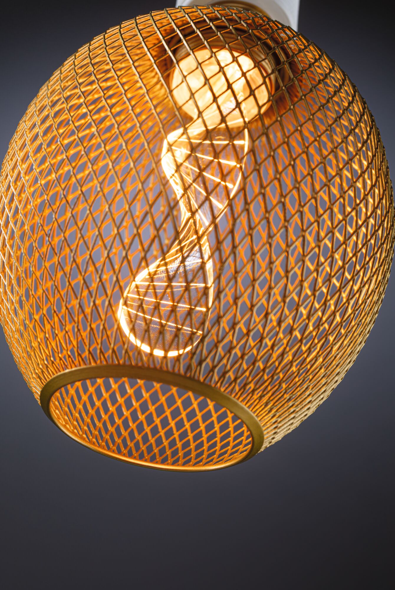 Plafonnier rond en treillis métallique doré avec ampoule LED blanc chaud pour intérieur moderne