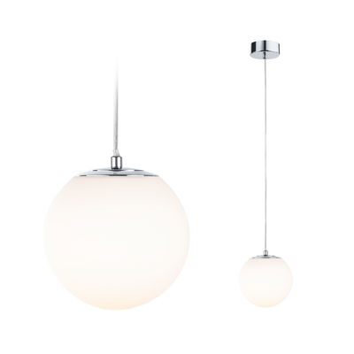 Suspension moderne en verre blanc et métal chromé pour un éclairage intérieur élégant