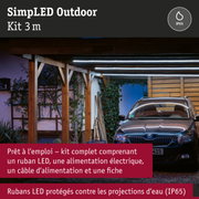 Kit SimplLED Outdoor 3 m avec bandes LED étanches sous un abri en bois pour éclairage extérieur