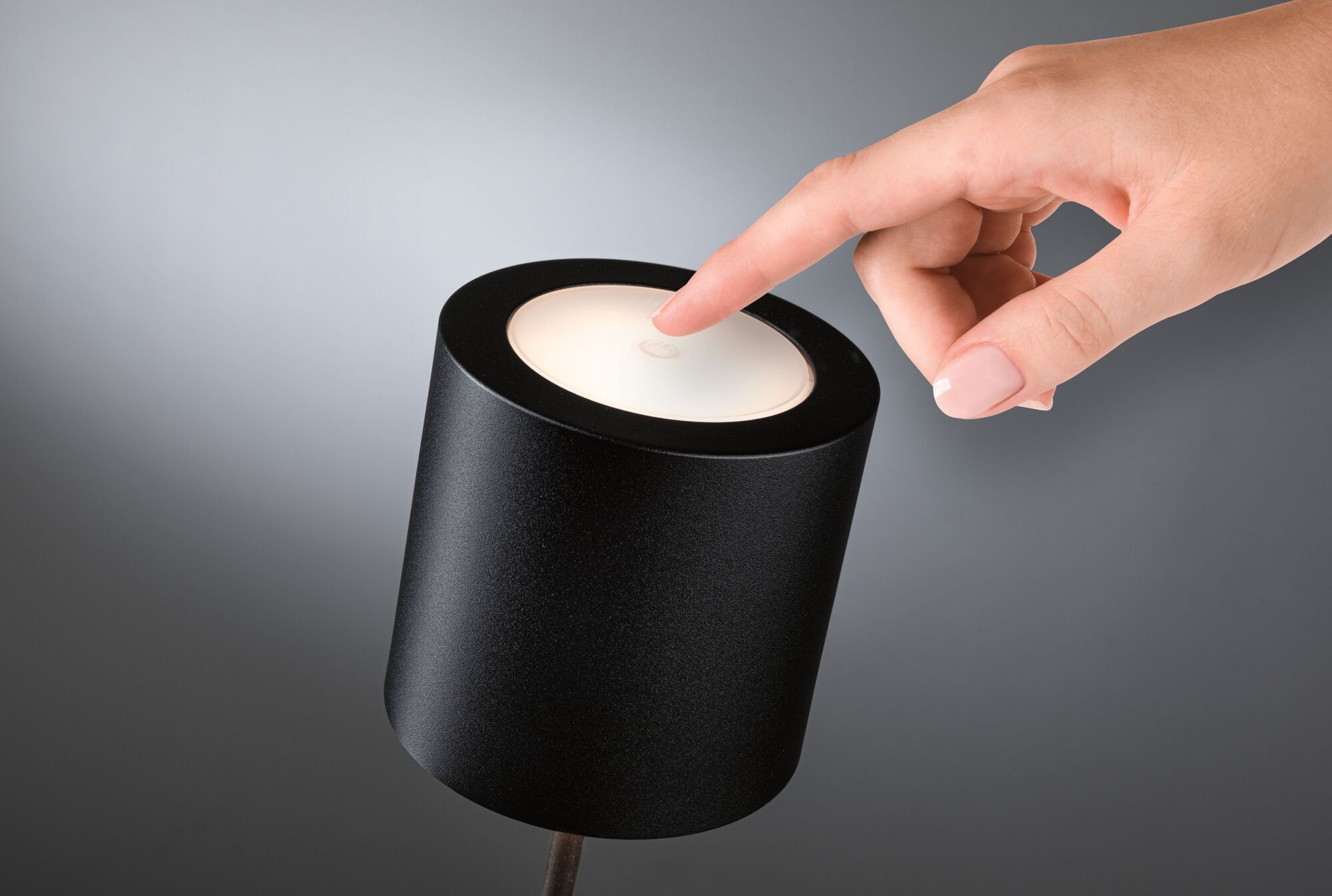 Lampe de table LED noire avec interrupteur tactile blanc rond et finition mate pour éclairage moderne
