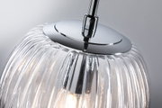 Moderne Pendelleuchte mit geriffeltem klarem Glas und verchromtem Metall in elegantem Design