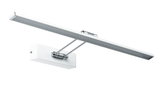 Moderne witte LED-wandlamp met verstelbare chromen arm voor gerichte verlichting in woonruimtes