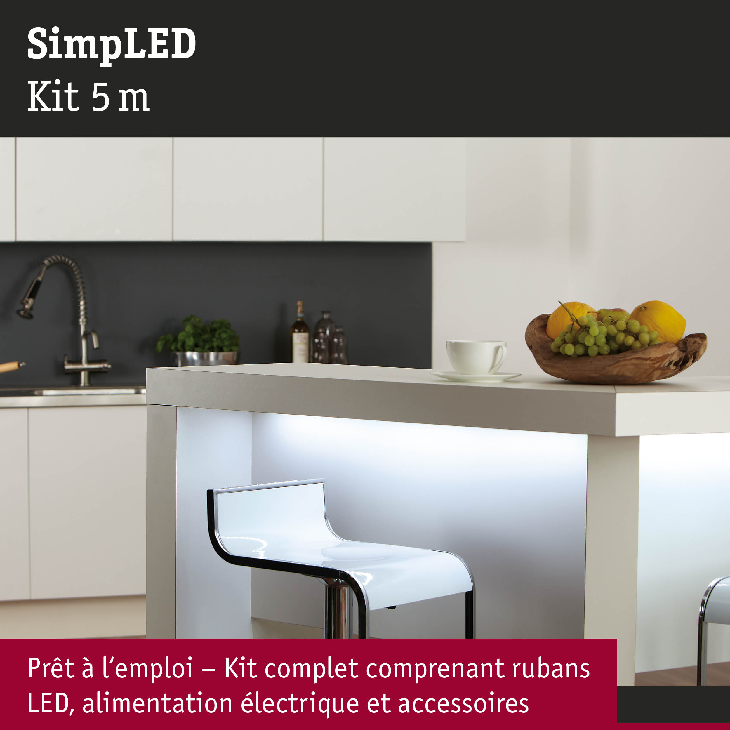 Îlot de cuisine blanc moderne avec éclairage LED et tabouret transparent au design minimaliste