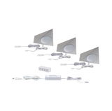 Ensemble de trois lampes LED sous meuble en aluminium brossé forme triangulaire avec alimentation et répartiteur.