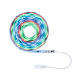 Kleurrijke LED-strip met witte aansluitkabel voor flexibele verlichting en decoratie.