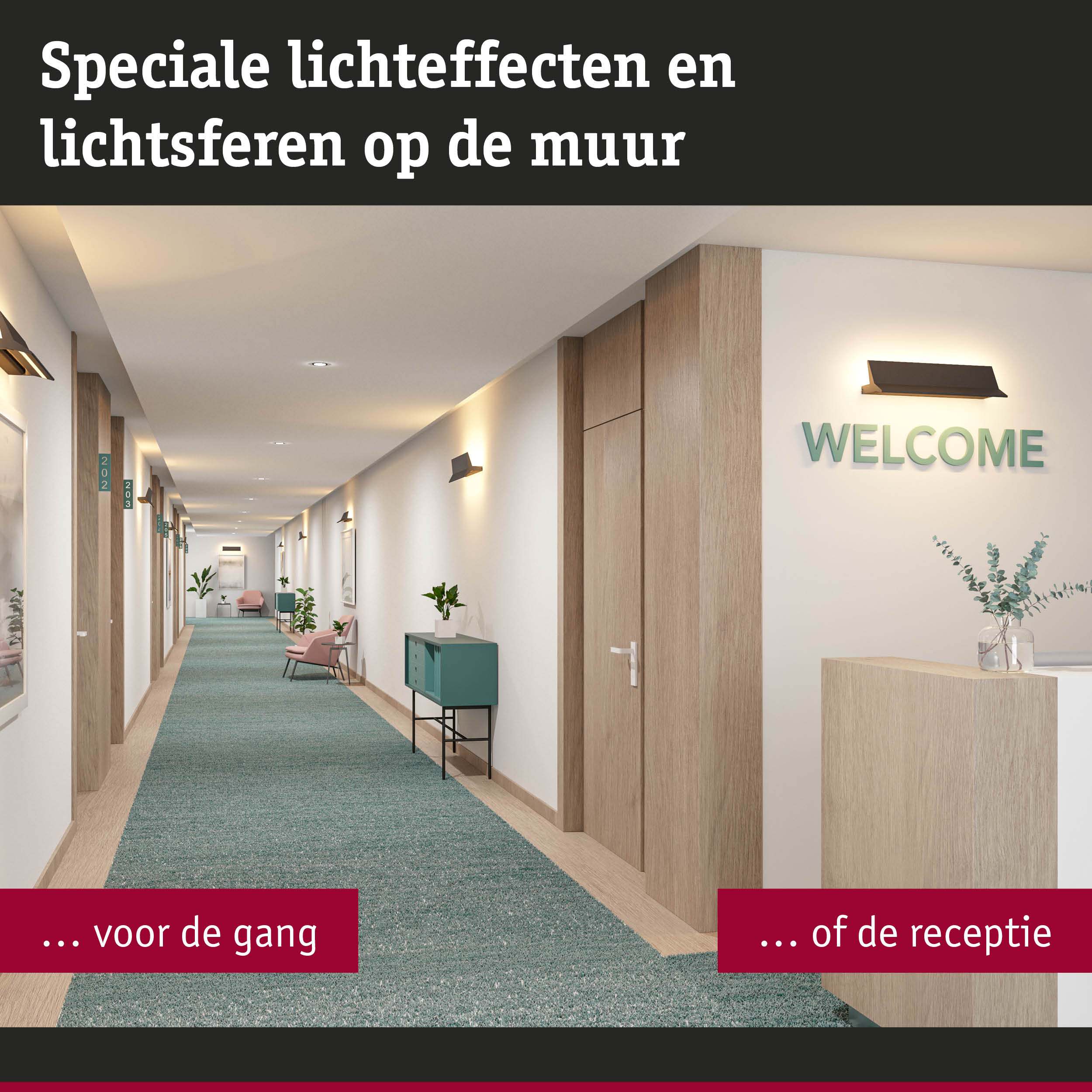 Moderne gang met witte muren, houten accenten en warmwitte wandlampen voor sfeerverlichting