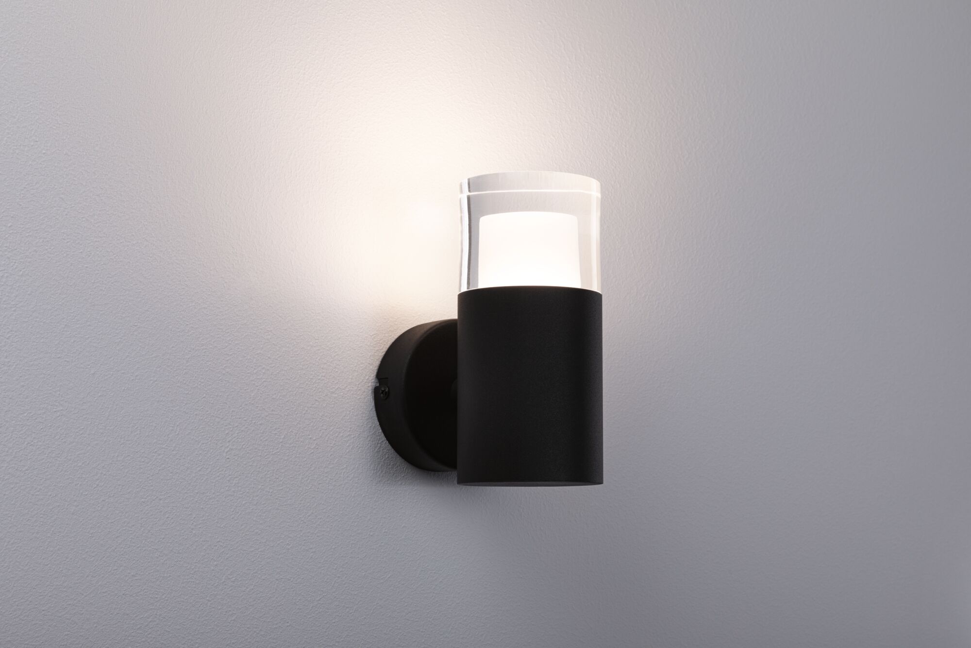Moderne sort udendørs væglampe med klart glas og varmt hvidt lys til udendørs brug