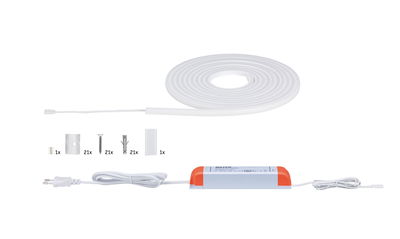 Witte LED-lichtstrip met voeding en montagemateriaal voor flexibele verlichtingsoplossingen