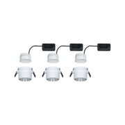 Drei weiße LED-Einbaustrahler mit schwarzem Anschlusskabel für moderne Innenbeleuchtung