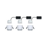 Drei weiße LED-Einbaustrahler mit schwarzem Anschlusskabel für moderne Innenbeleuchtung