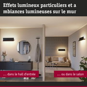 Salon et hall modernes avec applique murale noire et lumière blanc chaud pour éclairage intérieur
