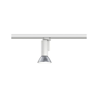 Moderner weißer LED-Strahler mit silberner Reflektorlinse an Schienensystem für Akzentbeleuchtung