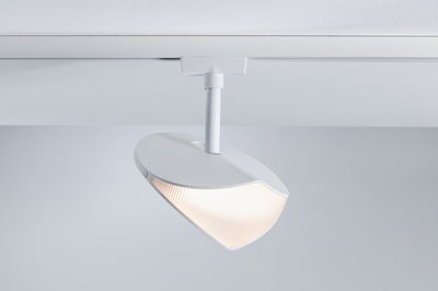 Weißer LED-Deckenspot mit geriffelter Lichtabdeckung für moderne Innenbeleuchtung