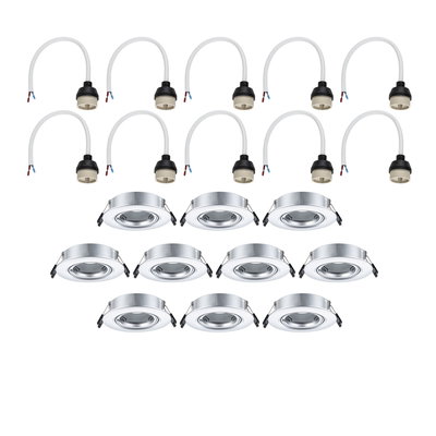 Twaalf zilverkleurige metalen inbouwspots met bijpassende witte kabelconnectoren voor LED-verlichting