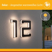 Solarbetriebene Hausnummer mit warmweißem Licht und schwarzem Rahmen für Außenbeleuchtung