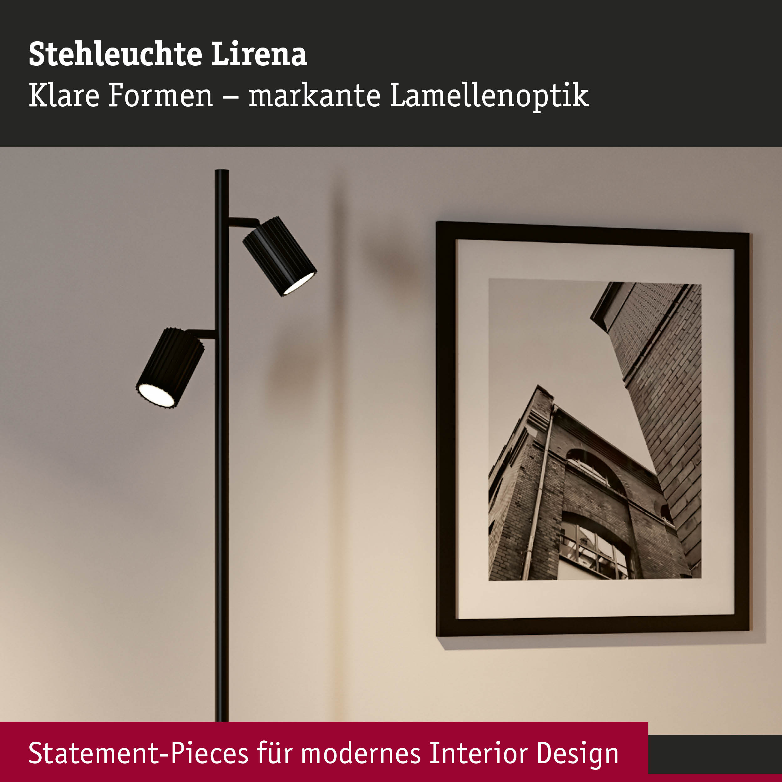 Schwarze Stehleuchte Lirena mit markanter Lamellenoptik für modernes Interior Design