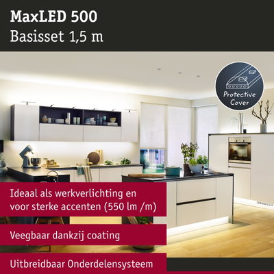 MaxLED 500 LED-verlichtingsset 1,5 m in moderne keuken met witte en zwarte kasten