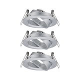 Trois spots encastrés ronds en aluminium brossé argenté pour éclairage LED moderne.
