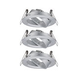 Drie ronde inbouwspots van geborsteld aluminium in zilver voor moderne LED-verlichting.