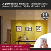 Spot LED dimmable en trois niveaux avec interrupteur mural et fonction mémoire pour salon
