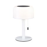 Weiße Tischlampe aus Metall mit rundem Schirm und Zugschalter für modernes Wohnambiente