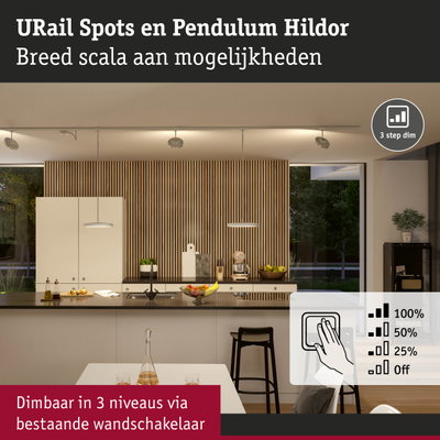 Moderne witte URail Spots en Pendulum Hildor verlichting met houten paneelwand en dimbare functie