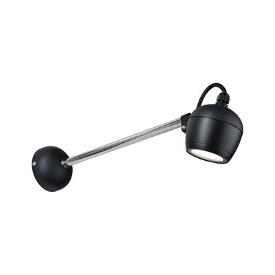 Schwarze Wandlampe mit verstellbarem Kopf und silbernem Metallarm für gezielte Beleuchtung