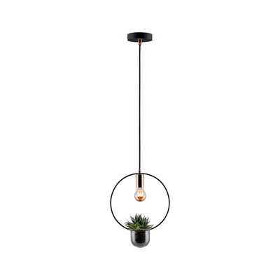 Moderne zwarte metalen hanglamp met koperen accenten en ingebouwde plantenpot voor kamerplanten