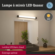Lampe LED miroir Quasar blanc chaud avec cadre noir au-dessus du lavabo pour un éclairage optimal