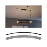 Zwarte ronde LED-hanglamp met warm wit licht en montagehandleiding voor moderne woonkamerverlichting.