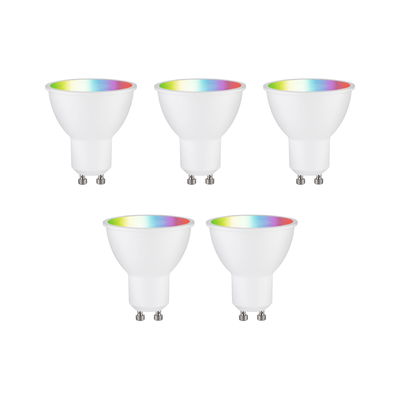 Vijf witte GU10 LED-lampen met kleurrijk RGB-licht voor veelzijdige verlichtingsoplossingen