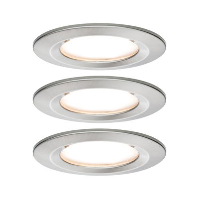 Drei runde LED-Einbaustrahler aus gebürstetem Aluminium in Silber für moderne Raumbeleuchtung