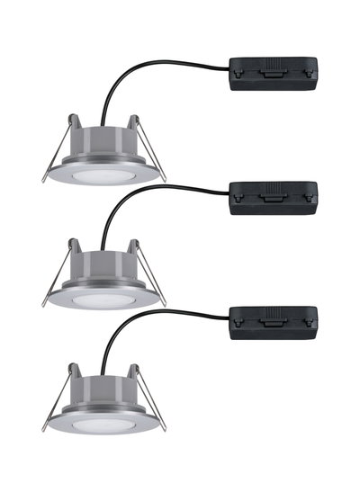Drei runde LED-Einbaustrahler in Silber mit schwarzem Anschlusskabel für moderne Innenbeleuchtung