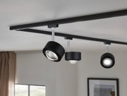 Schwarzes LED-Schienensystem mit drei verstellbaren Strahlern aus Metall für moderne Raumbeleuchtung