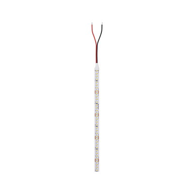 Bande LED fine avec LEDs blanches et fils rouge et noir pour éclairage polyvalent.