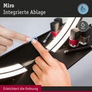 Schwarzer Miro Spiegel mit integrierter Ablage und LED-Beleuchtung, ideal für Make-up und Kosmetik.