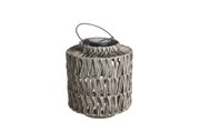Laterne aus grauem geflochtenem Material mit schwarzem Griff, dekorative Outdoor-Dekoration